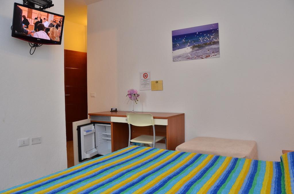 Domo - Guest-House Il Nespolo Fiorito Bed & Breakfast Orosei Exterior photo