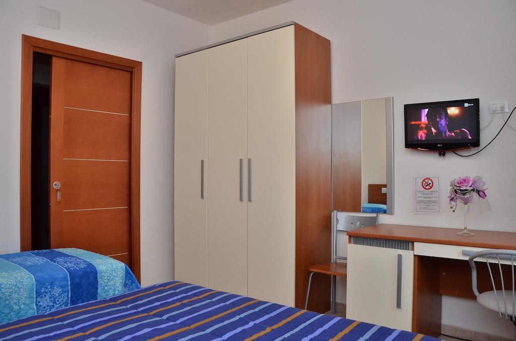 Domo - Guest-House Il Nespolo Fiorito Bed & Breakfast Orosei Exterior photo