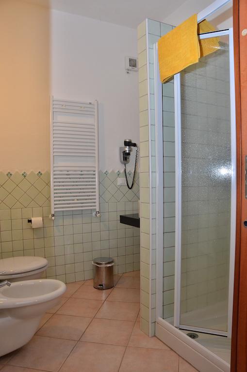 Domo - Guest-House Il Nespolo Fiorito Bed & Breakfast Orosei Room photo