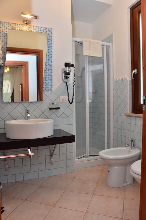 Domo - Guest-House Il Nespolo Fiorito Bed & Breakfast Orosei Exterior photo