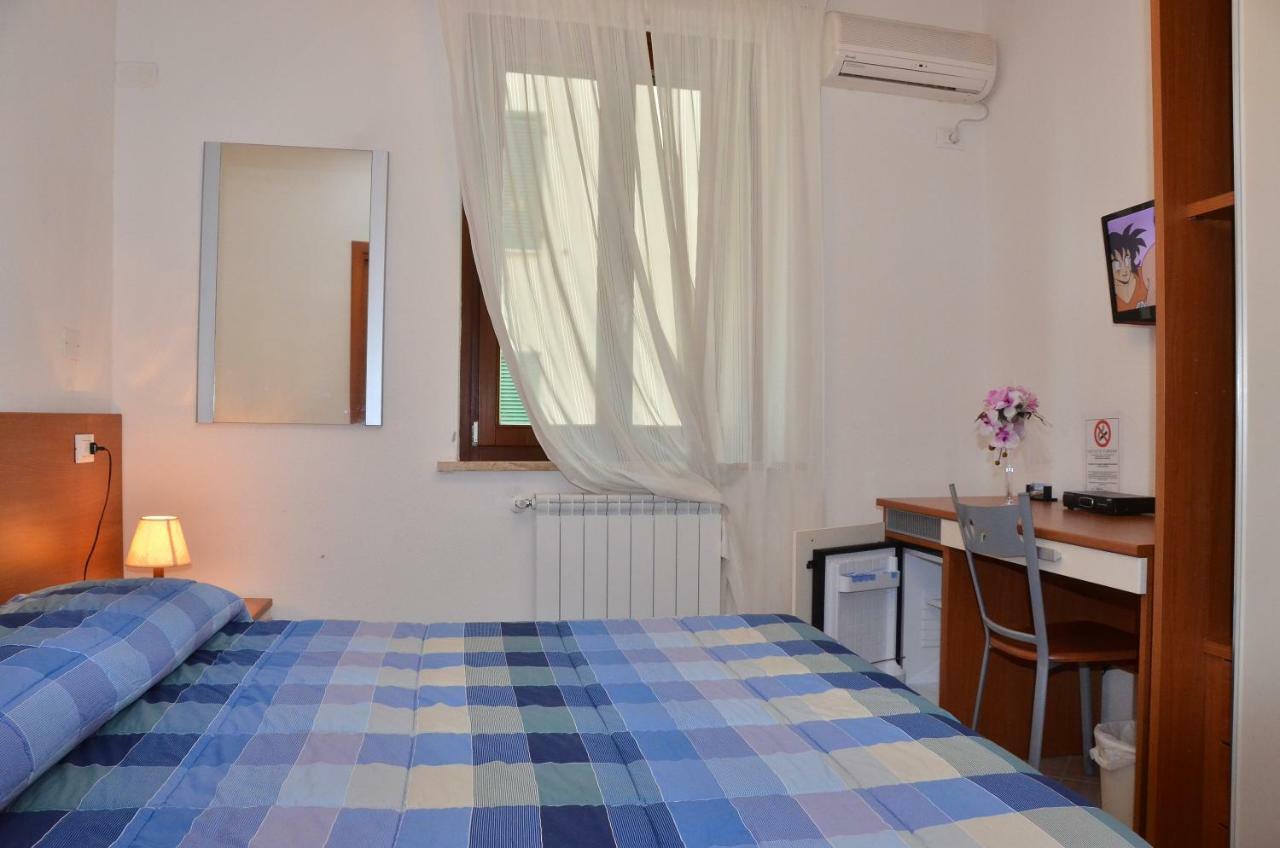 Domo - Guest-House Il Nespolo Fiorito Bed & Breakfast Orosei Exterior photo